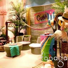 An exciting and imaginative setting for a party such as an engagement celebration that guests will be talking about long afterwards! Photobooth Photocall Decors Thematique Cuba By Tanaga Ambiance Designer Cuban Party Theme Havana Theme Party Havana Nights Party Theme