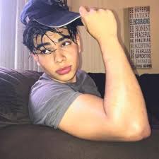 Oliver Marroquin (@elmarroking)