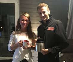 The morning will be moderated by the two duos angela hecker and christian bannier as well as teresa ledabyl and joshua windelschmidt at radio essen. Der Radio Essen Weckruf Mit Uns Wach Werden Radio Essen