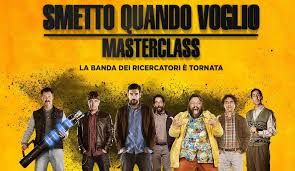 Tornando nella sua cella viene però fermato e minacciato da un misterioso individuo di nome claudio, al quale dichiara che lo stava cercando e che ha bisogno di aiuto. Smetto Quando Voglio Masterclass Recensione Nerdevil
