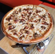 Despues la salsa blanca ni idea pero con esas tres cosas normal que valga tanto. Pizza Patron 7582 W Bellfort St Houston Tx Pizza Mapquest
