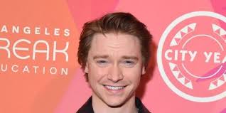 Celebrities with first name: Calum