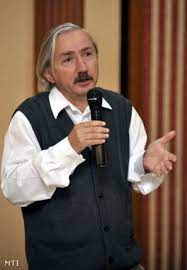 László lengyel is on facebook. Index Belfold Lengyel Kiralycsinalo Laszlo Visszaszolt Gyurcsanynak Reg El Kellett Volna Tunnie
