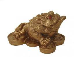 One frog measuring 3 inches long and 3 inches wide is generally enough, but a home with a business or many bills may benefit from more than one money frog. Amazon Com 1 X Feng Shui Money Frog Money Toad Attract Wealth Home Kitchen