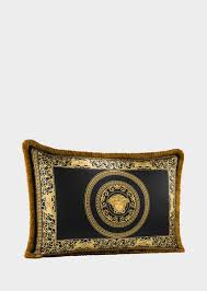 Check out our copri cuscino selection for the very best in unique or custom, handmade pieces from our decorative pillows shops. 78 Idee Su Versace Cuscini