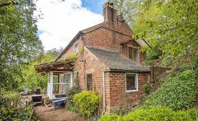 It was hosted by dorothy sleightholme and later by grace mulligan. Inside The Canalside Cottage For Sale In Worcestershire Birmingham Live