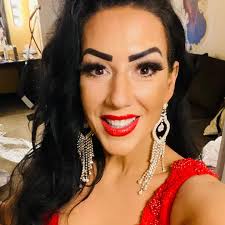 Sarah (@blushnailsbysarah) • Instagram photos and videos