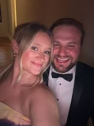 Friends celebrating friends 🤍 YAY to the Shievers 🥰🥂