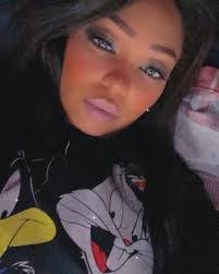 Jasmine Till's Instagram, Twitter & Facebook