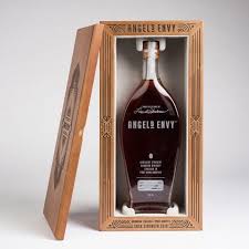 The Bourbon Review On Instagram Gift A Bottle At Every Budget Link In Bio For Our Editors Picks Of The Best Whiskies To Give This Chris Bourbon Bottle Cask
