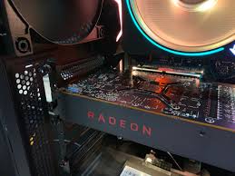 It has the stock cooler, but no retention bracket. Radeon Rx5700 With No Backplate And With Probe Connectors Amd