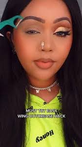 Ebony Draper's Instagram, Twitter & Facebook