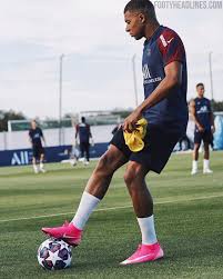 There are 202 mbappe for sale on etsy, and they cost 37,46 $ on average. Nike Mercurial Mbappe Rosa 2020 Signature Boots Released Ucl Final Debut Footy Headlines