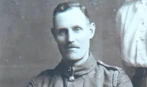 Incredible image shows World War 1 brothers head to war