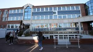 Pour les autres, rien n'est moins sûr. Le Lycee Prive Saint Paul De Lens En Tete Sur Les Deux Fronts