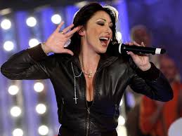 I 100 singoli piu venduti negli anni 80 dal 11 11 79 al 11 2 90. Sabrina Salerno E Jo Squillo Di Nuovo Insieme La Sorpresa Ai Fan Foto