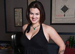 Sixteen new artists compete in extreme ink challenges. Ink Master Season 3 Episode 8 Preview Sarah Miller Clint Cummings Return