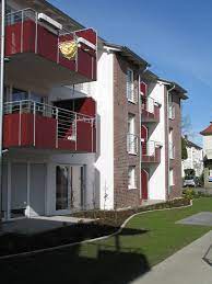 In 8 wohnungen und zwei gewerblich nutzbare einheiten im erdgeschoss. Franz Lenze Platz 45 Home
