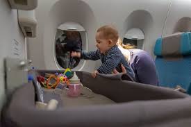 Wichtig ist, dass ihr euer kind frühzeitig als unbegleitet bei der fluggesellschaft anmeldet. Fliegen Mit Baby Kleinkind Unsere Erfahrungen Tipps Blog