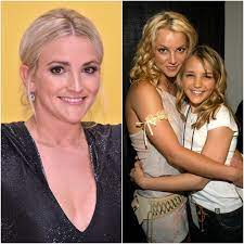 Now this is what little sisters are for. Jamie Lynn Spears Seemingly Responds To The Britney Spears Doc Do Better Glamour