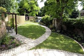 17 Extraordinary Ideas To Beautify Your Garden Easily Small Backyard Landscaping Garden Design Plans Narrow Garden
