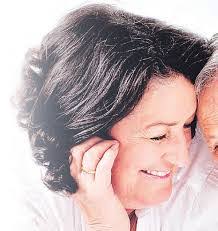 Leslee Moore's Instagram, Twitter & Facebook