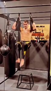 3:45 Nöah Centïneo working out video loop - ThisVid.com em inglês