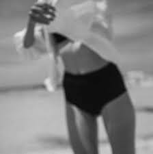 Pin By Fatemeh Ez On Homing Sound In 2020 Black And White Vogue Covers Photography Inspiration