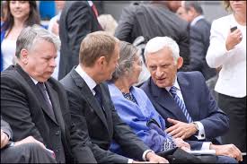 Jerzy Buzek talking to Simone Veil