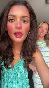 Eva Carlton's Instagram, Twitter & Facebook