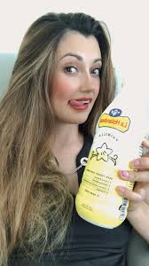 Me encanta consumir productos ecuatorianos como Quesos La Holandesa , que  están elaborados con leche de altísima calidad y además generar trabajo en  nuestro país . Gracias por estos deliciosos productos #MiYogurtLaHolandesa  #increiblementedelicioso