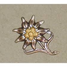 Gerade weil mensch und tier hier eng zusammenarbeiten, ist es wichtig, dass. Metall Bundeswehr Mutzenabzeichen Edelweiss Fur Gebirgsjager Ab 1945 Com Sammeln Seltenes