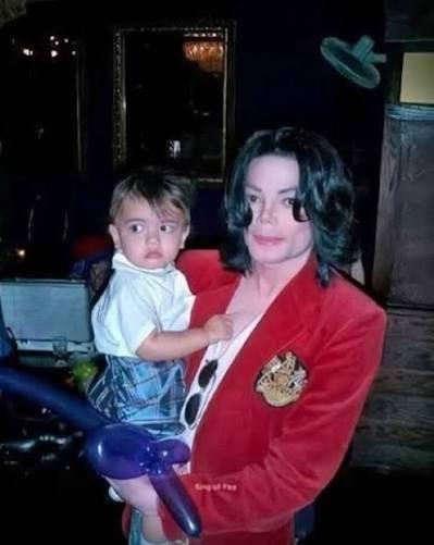 Always in love with this old Pictures when Prince Michael Jackson Junior  was a Baby 😃❤️ But he have already 24 years old 🤯🫠😃🎉❤️ Happy Bday Bigi  ❤️ Pisces Season ♓️ •Prince