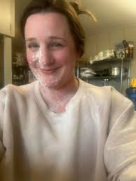 When I split the muffin in1/2, it gave me a look. 🤣