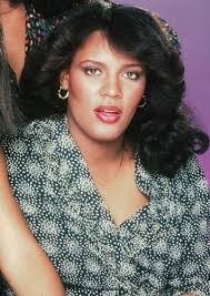 Lynn Bernard's Instagram, Twitter & Facebook