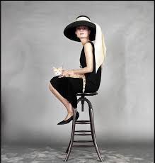 Recognised as both a film and fashion icon, she was ranked by the american film insti. Stilikone Ausgefallene Hute Waren Ihr Markenzeichen Am Samstag Ware Audrey Hepburn 90 Geworden