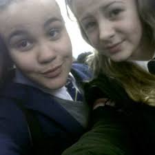 Ellis Beesley (@ellisnhollynbec)