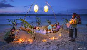 The investment requirement is $130,000 for a single applicant and $180,000 for a family of four plus fees. Vanuatu Honeymoon Flitterwochen Umgeben Von Vulkanen