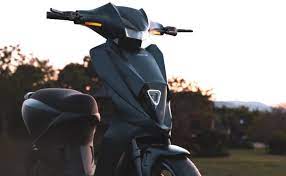 It offers a long range of 20 miles and a high top speed of 18.6mph. Simple One Electric Scooter Launch Images Prices Specifications Features Humming Zone