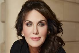 A mature actress known for her role as a wife of dr. Robin Mcgraw Wiki Bio Age Height Birthday Net Worth Boyfriend