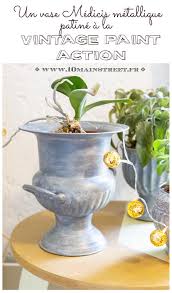 Un Vase Medicis Metallique Patine A La Vintage Paint Action 10 Main Street En 2020 Vase Medicis Vase Patine