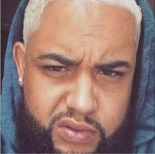 The D.C. Defenders get the UFL championship trophy 🏆🎉