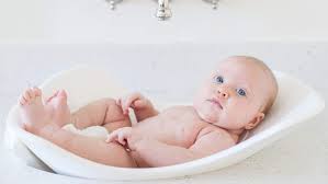 This baby bathtub is designed to keep little ones in an upright position during bath time so they're safe and secure. Best Baby Bathtubs Of 2021 Reviewed