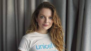 Discover images and videos about eniko mihalik from all over the world on we heart it. Nem A Divatvilag Miatt Van Bodyshaming Hanem Mert Kritikusak Vagyunk Interju Mihalik Enikovel