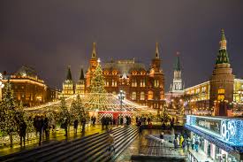 Moskva är rysslands huvudstad och ligger i den europeiska delen av ryssland. Foton Moskva Jul Ryssland Moskva Kreml Julgran Gate Kvall 2700x1800