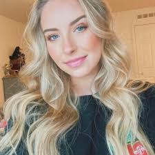 Michelle Leverett's Instagram, Twitter & Facebook