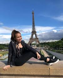 Bagaimana cara menggambar menara eiffel? 7 Seleb Indonesia Ini Berpose Dengan Background Menara Eiffel Kapan Bisa Kesana Ya Kapanlagi Com
