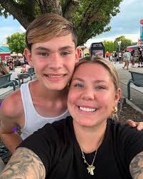 Happy birthday @kaillowry 💞 I hope you know how much you mean to me,  because I don't know what I would do without you. You have impacted me in  so many ways