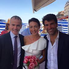 Le 25 janvier, le maire de cabourg a annoncé la mise en place d'un reconfinement de cinq semaines à partir 28 janvier. Franck Ferrand On Twitter A Cabourg Au Mariage De Mes Amis Solene Et Tristan Le Maire