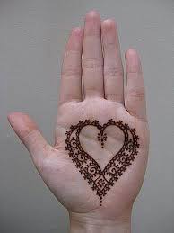 Very Nice Tattoo In The Shape Of A Heart Which Was Painted With Henna Henna Tattoos Henna Heart Henna Tattoo Designs Mehndi Designs For Kids